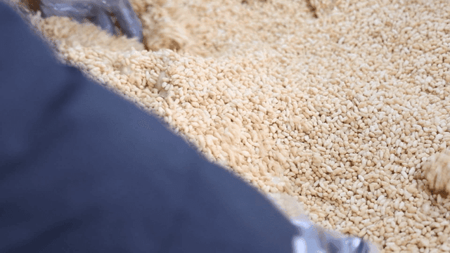 Yugwa mixed with rice flour