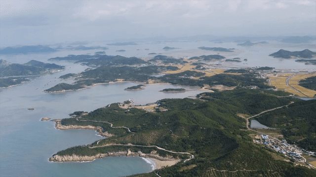 섬과 해안선의 경치