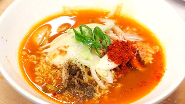 Spicy ramyeon with various vegetables