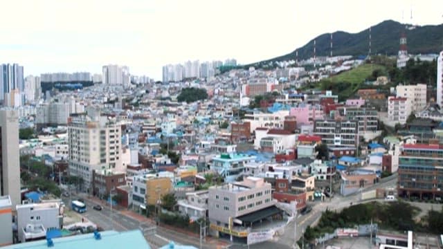 밀집된 도시 경관의 항공 촬영