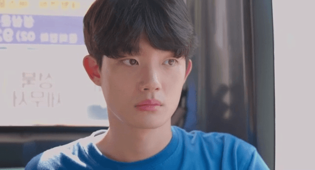 버스에서 당황한 남성