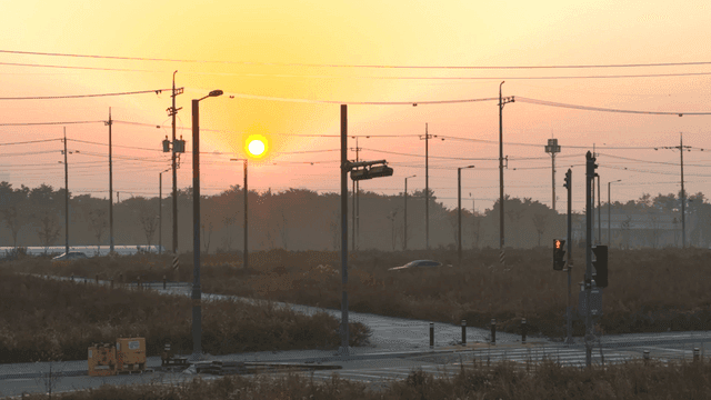 조용한 교차로 위의 일몰