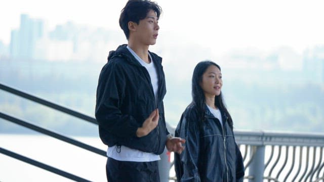 준비운동을 하는 사람들