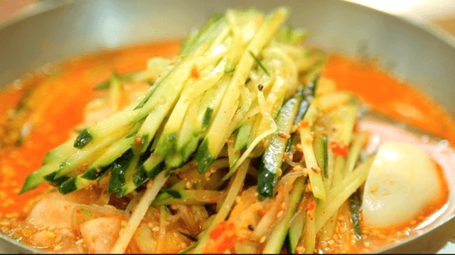 Spicy cold buckwheat noodles with cucumbers