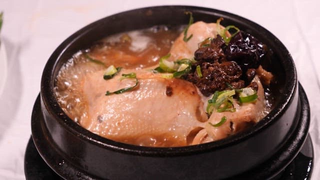 Boiling Samgyetang with Jujubes