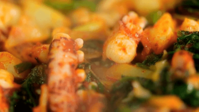 Squid boiling with vegetables