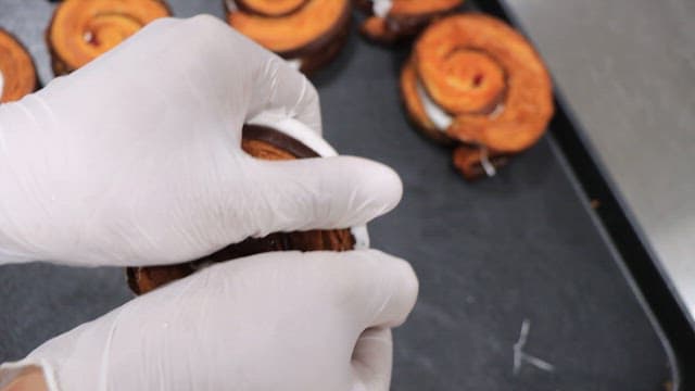 시럽과 마시멜로우가 들어간 페이스트리