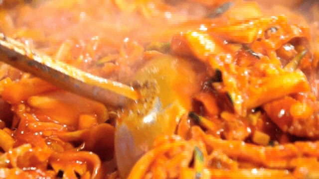 짬뽕 소스를 만드는 과정