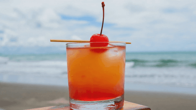 Refreshing beach cocktails