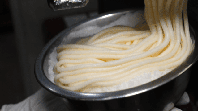 얼음 위에 올리는 아이스크림