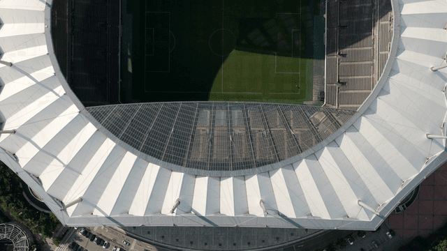 대형 축구 경기장과 주차장의 항공 뷰