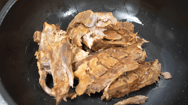 Pork neck meat filling pan