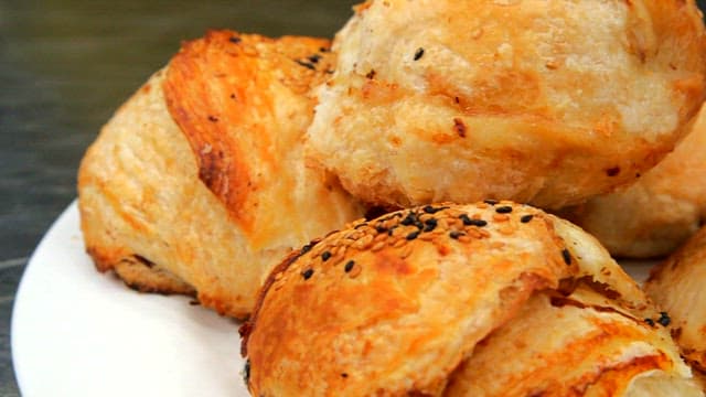 Russian meat dumplings, Camca on a white plate