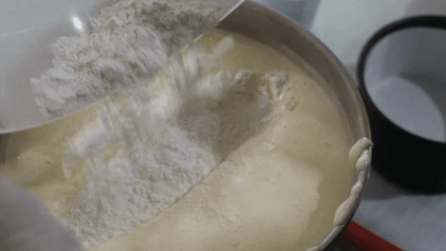 케이크 반죽에 섞는 쌀가루