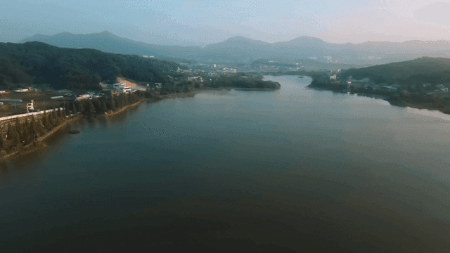 Tranquil lake surrounded by mountains