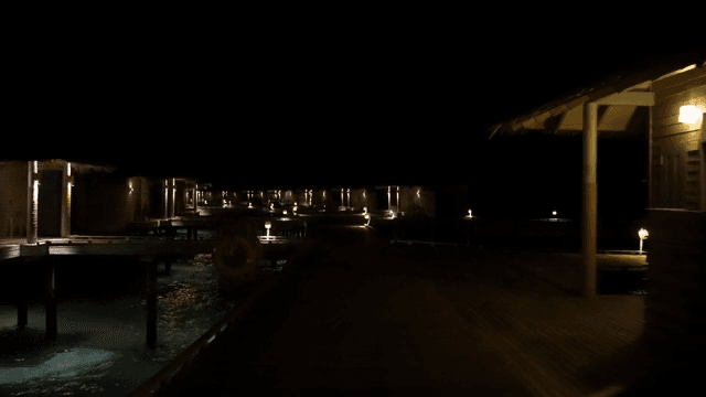 수상 방갈로의 야경