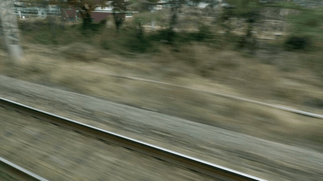 달리는 기차에서 본 철도 풍경