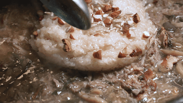 Glutinous rice porridge used in duck soup