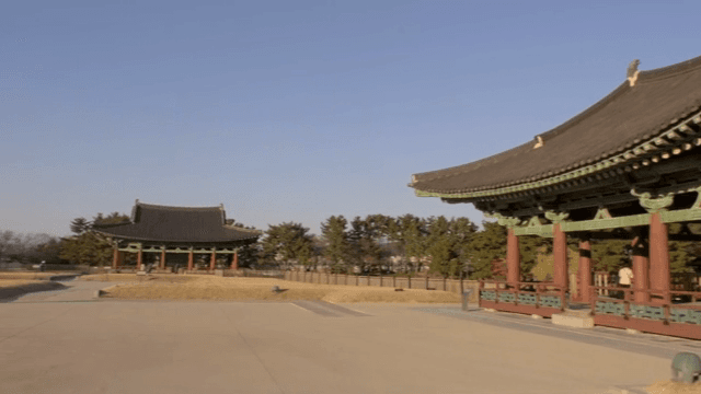 공원에 있는 전통 한국 정자