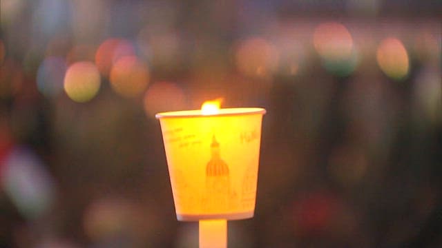 간절한 염원을 담은 촛불