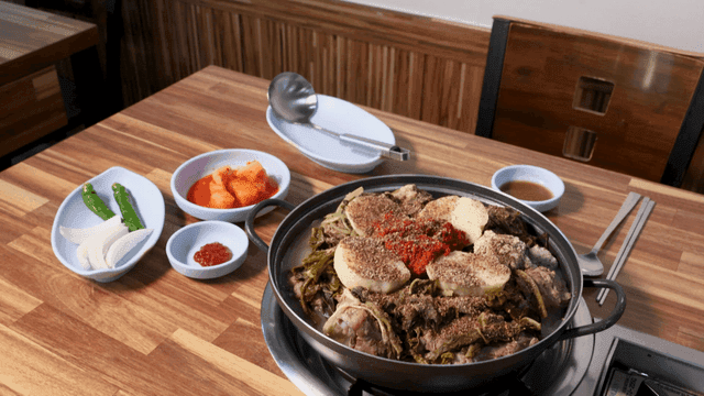 Table set with gamjatang