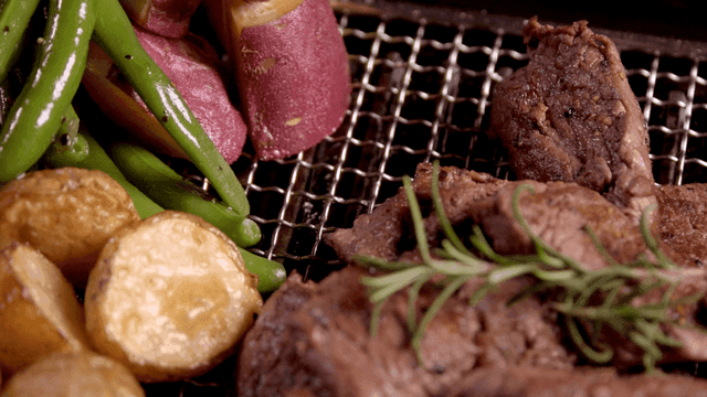 Grilled vegetables and steak
