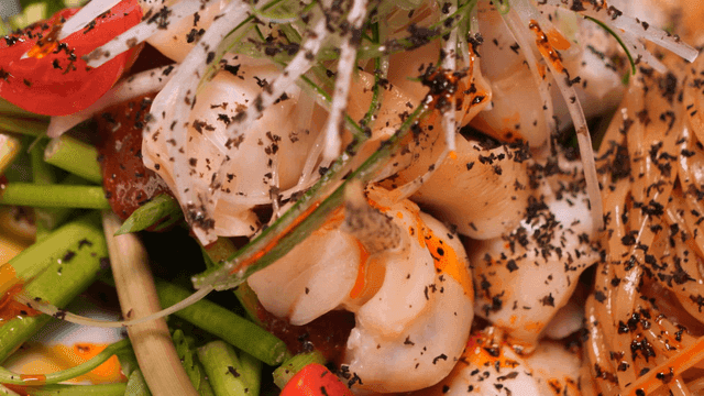 Fresh vegetables and seasoned whelk