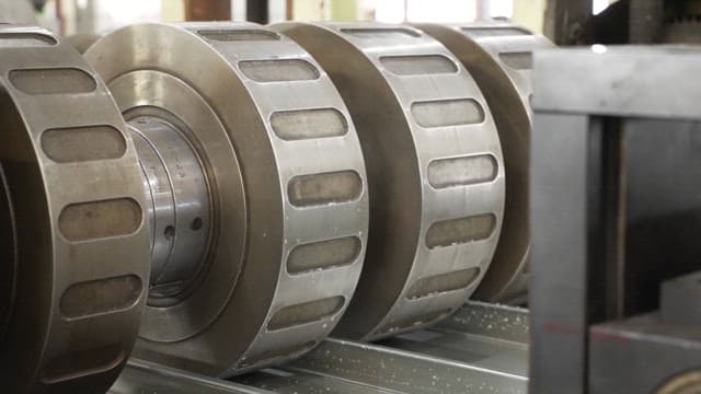 작동 중인 산업 기계의 근접 촬영