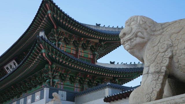 해태상이 지키고 있는 광화문