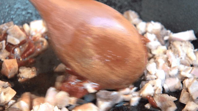 고추장과 함께 요리하는 돼지고기