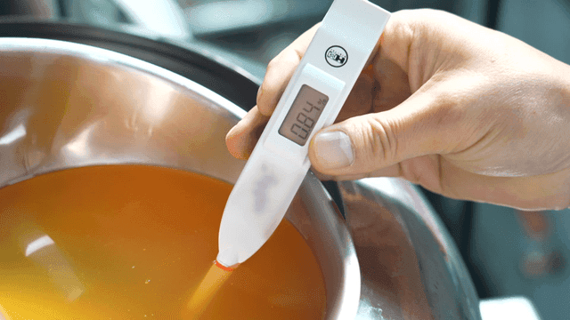 Process of measuring salinity of broth in pot