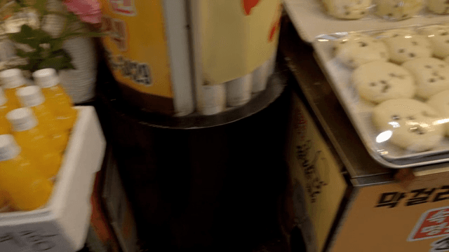 다양한 음식이 판매되는 한국 전통 시장