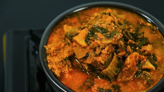Pork Backbone Soup in an Earthen Pot