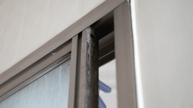 미닫이 창틀의 클로즈업