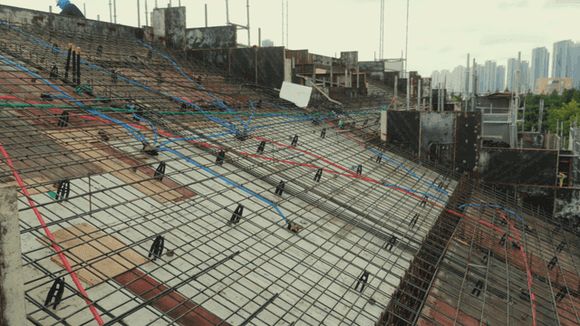 Rooftop rebar ramp at a construction site