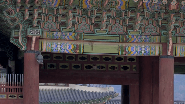 전통 한국 궁궐의 세부적인 디자인
