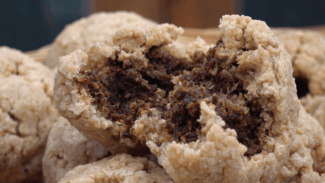 Rice cake meju filled with plenty of red beans