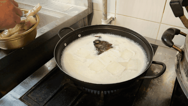 Rockfish fermented fish soup in white broth