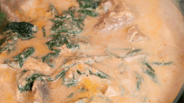 Soybean curd stew with meat and vegetables