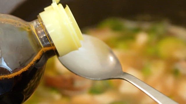 간장을 넣는 된장찌개